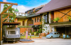 Dream Factory Hotel